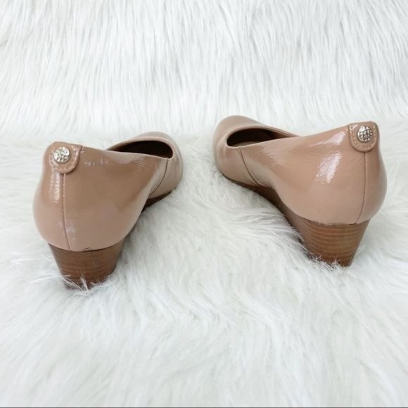 🎉SOLD🎉CLARKS Artisan VENDRA BLOOM WOMENS WEDGE PUMP Size 7 - Picture 4 of 16